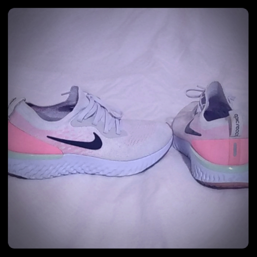 women's size 9 Nike epic react flyknit2